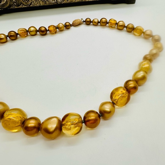 Vintage MARVELLA Gold Glass Bead Necklace - Picture 7 of 17